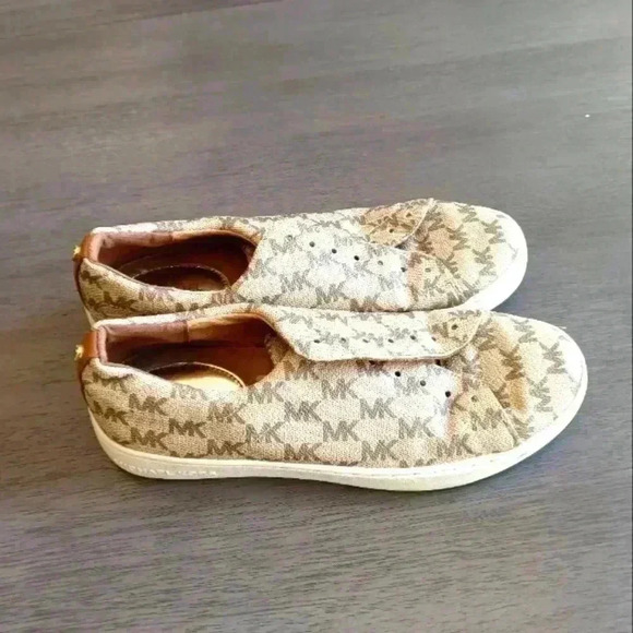 Michael Kors Shoes - Picture 1 of 4